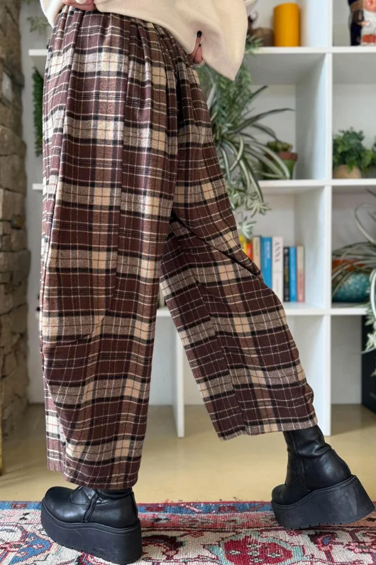 Patrick Plaid Brushed Cotton 7/8 Barrel Pant Chocolate